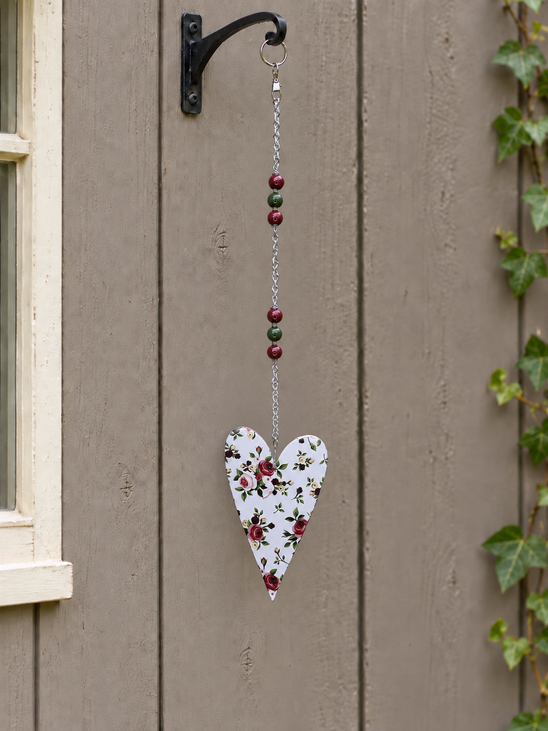 Vintage Roses Garden Heart